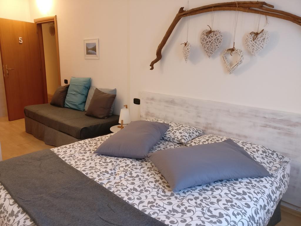 Garnì Al Laghet Hotell Tenno Eksteriør bilde